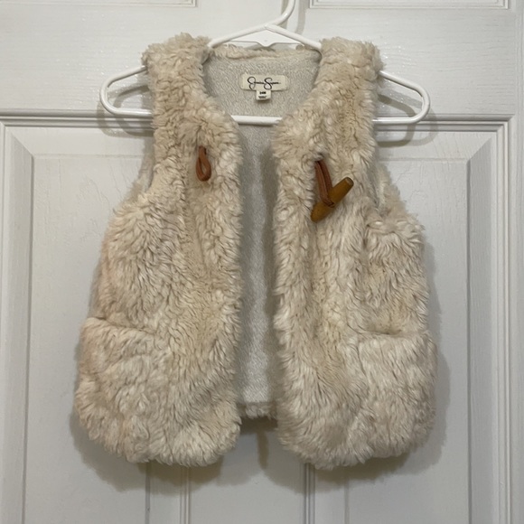 Girl’s furry vest by Jessica Simpson - Picture 2 of 5